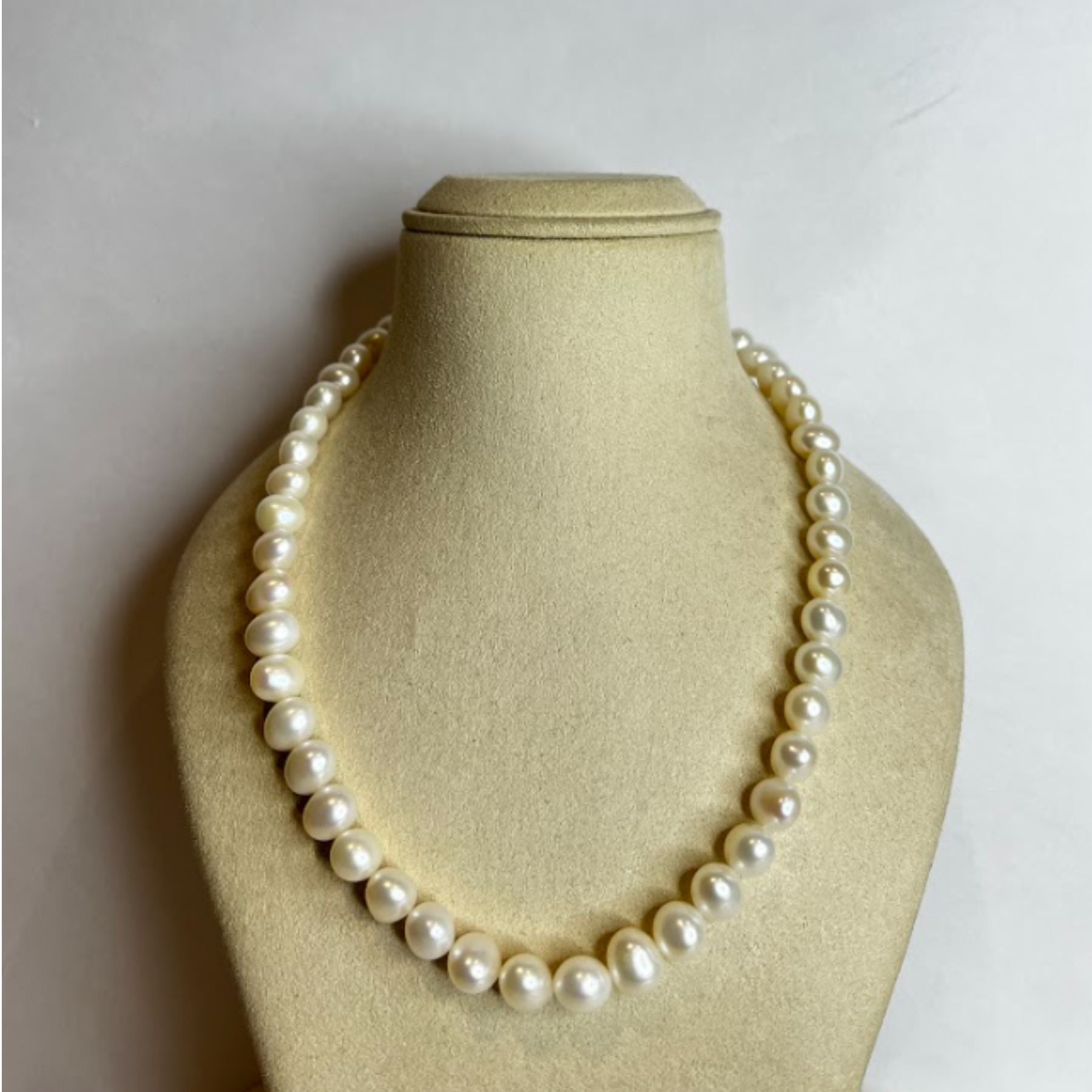 Luna Radiance Pearl Necklace