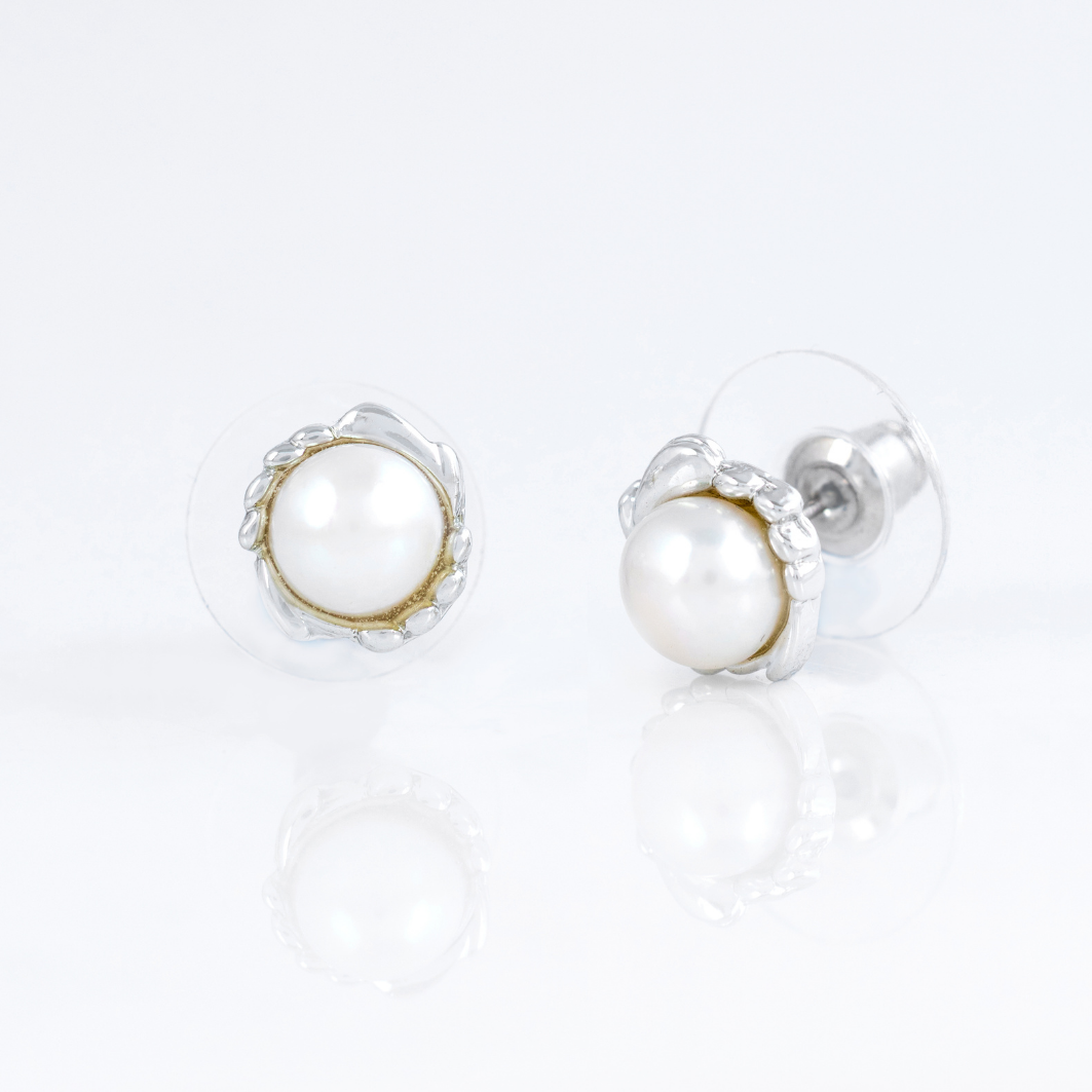 Petal Ring Pearl Stud Earrings