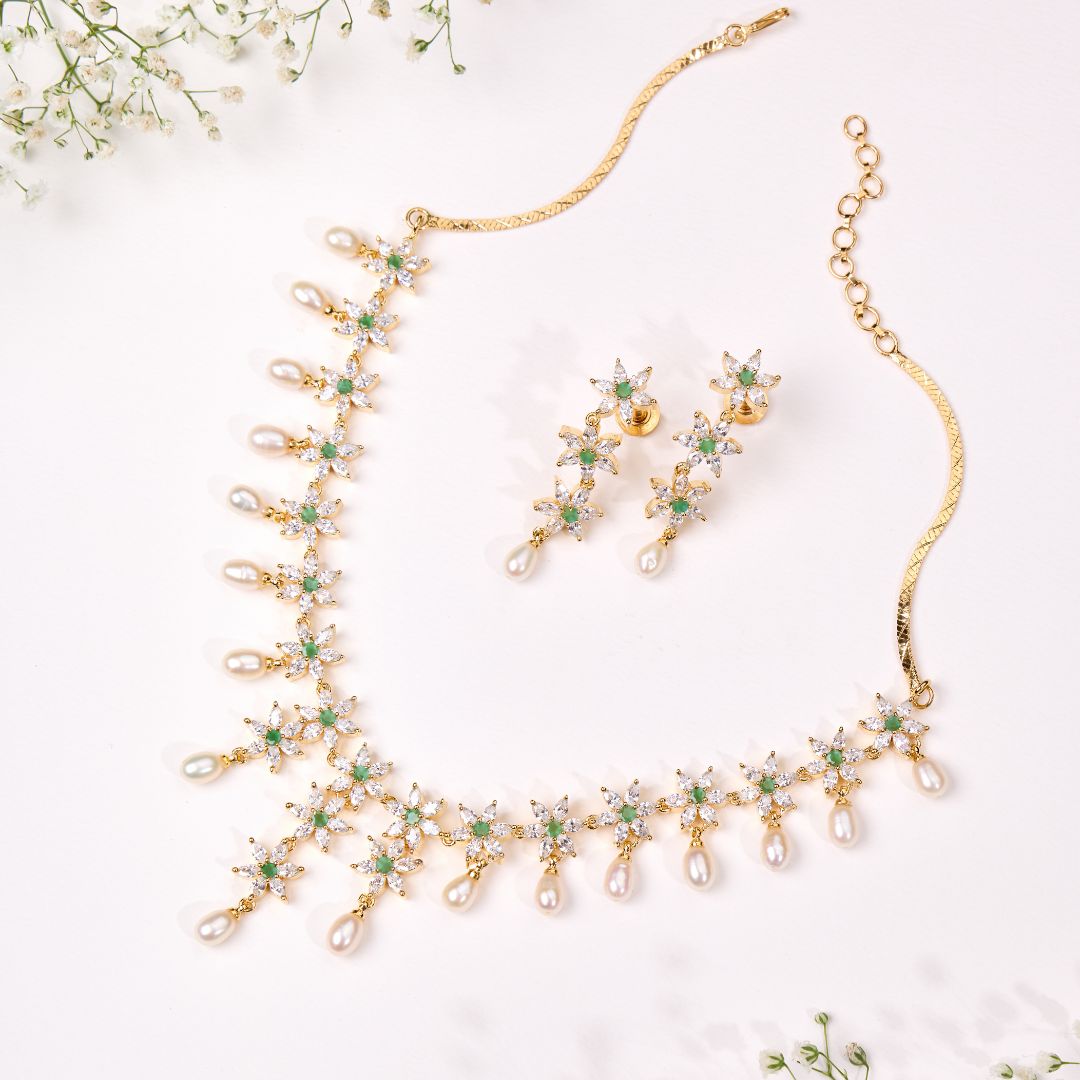 Emerald Bloom Pearl Necklace Set