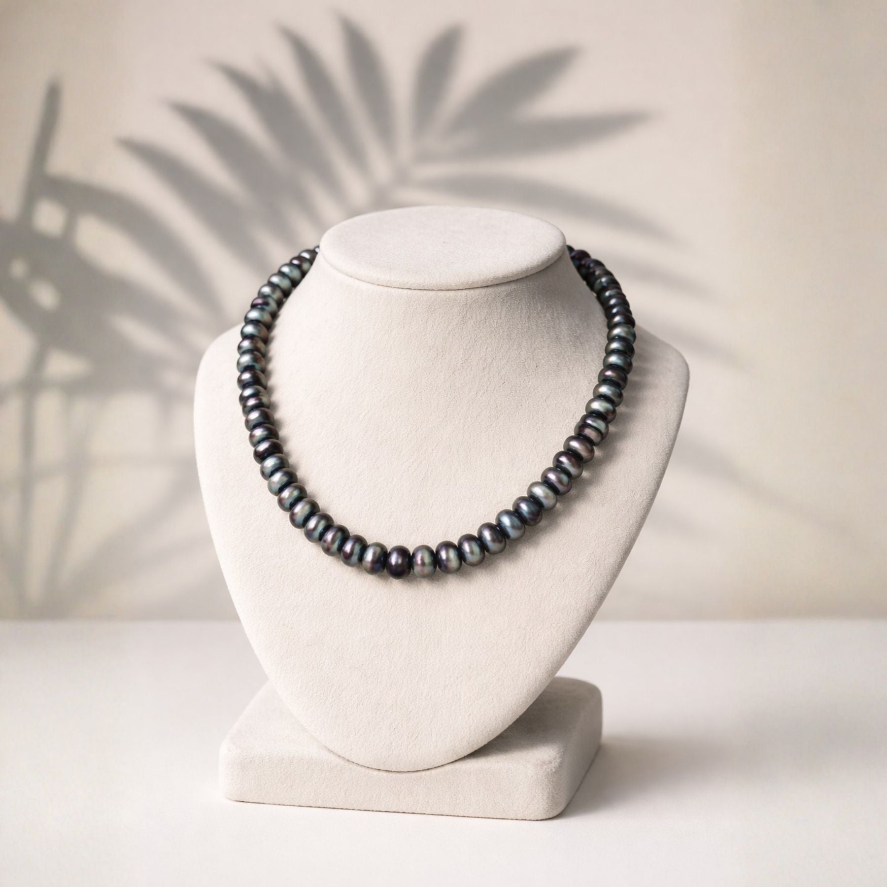 Midnight Aura Pearl Necklace