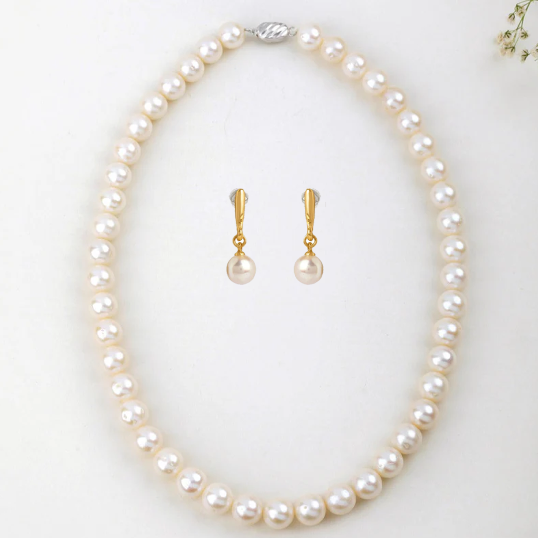 White Beauty Pearl Necklace & Earrings Set