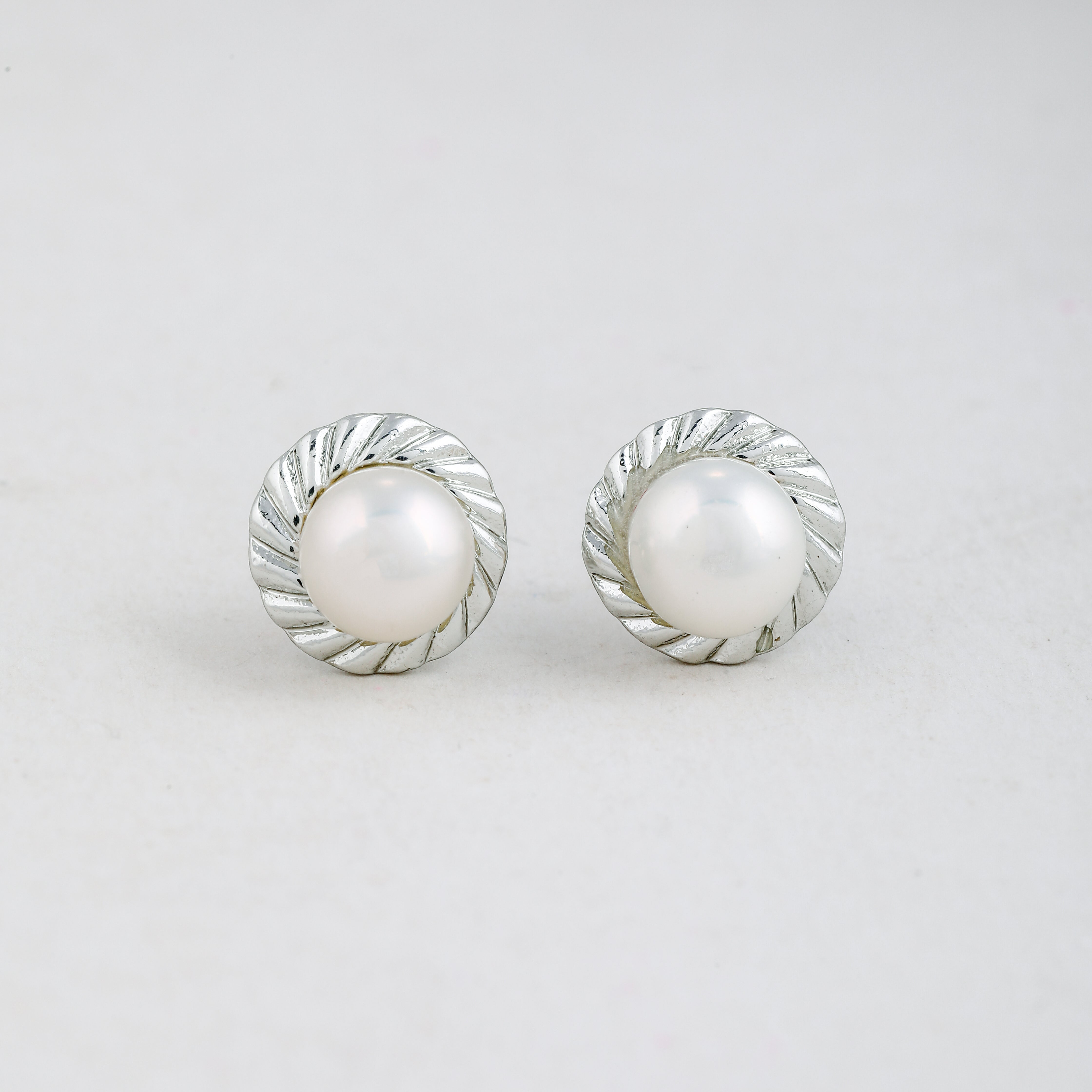 Shimmering Moon Pearl Necklace and Earring Set