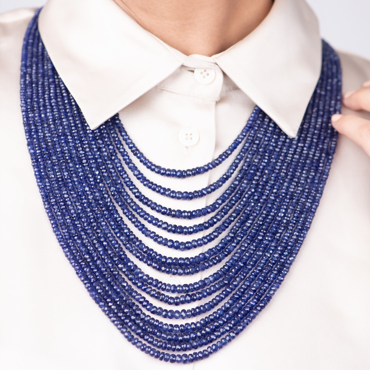 Multi-line sapphire necklace
