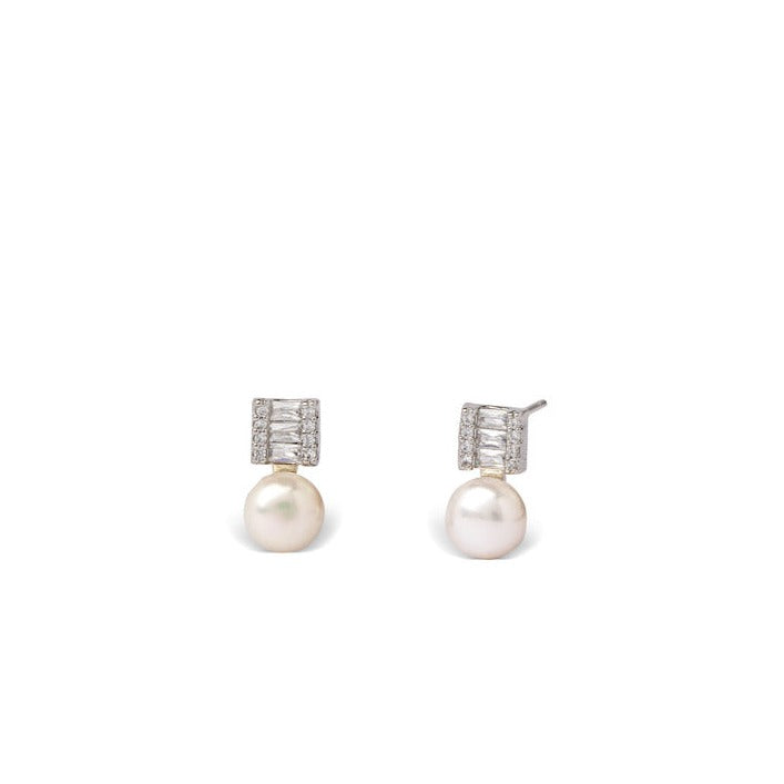 Kingdom's Grace Pearl Stud Earrings | Pearl