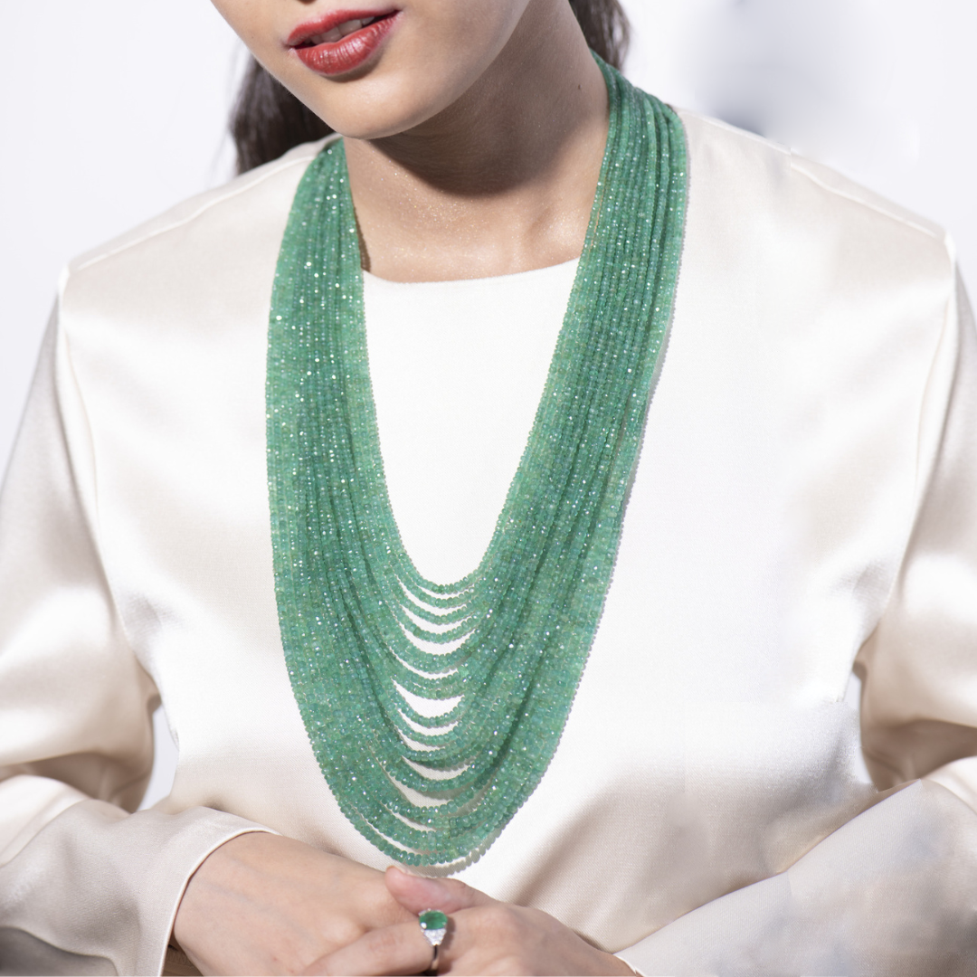 Luxurious 19-Line Small Emerald Necklace