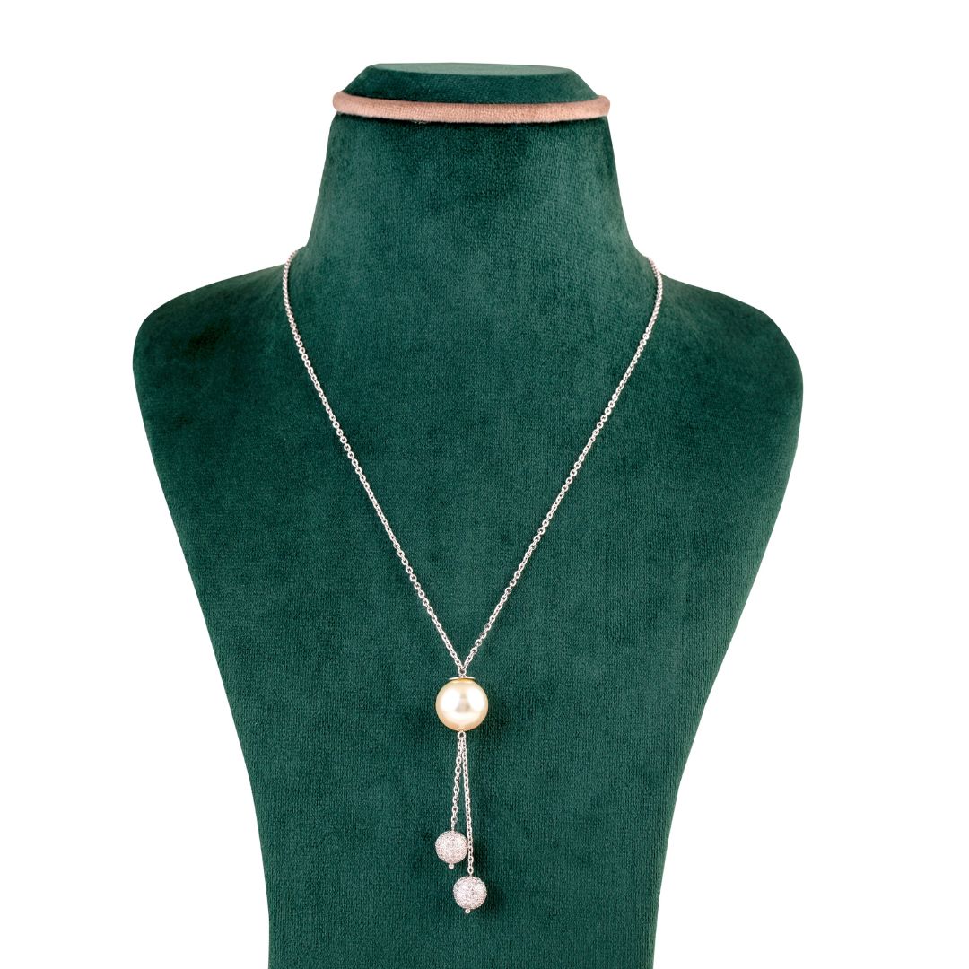 Simple Pearl and Diamond Necklace