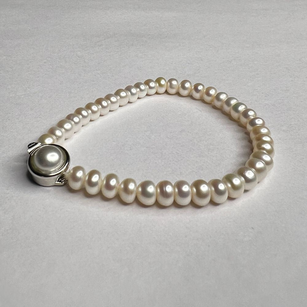 Milky Button pearl Bracelet (6mm)