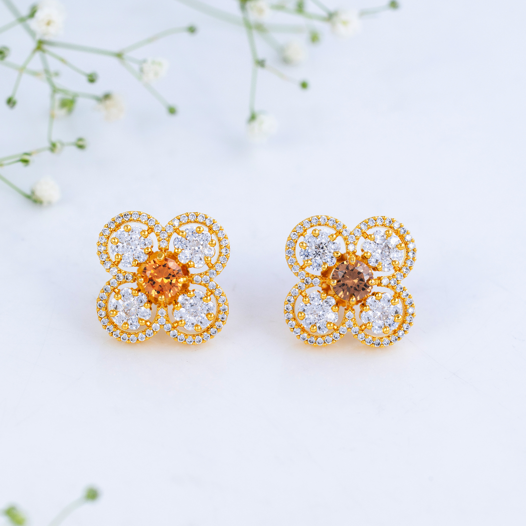 Golden Clover Triple-Strand Pearl Choker Set