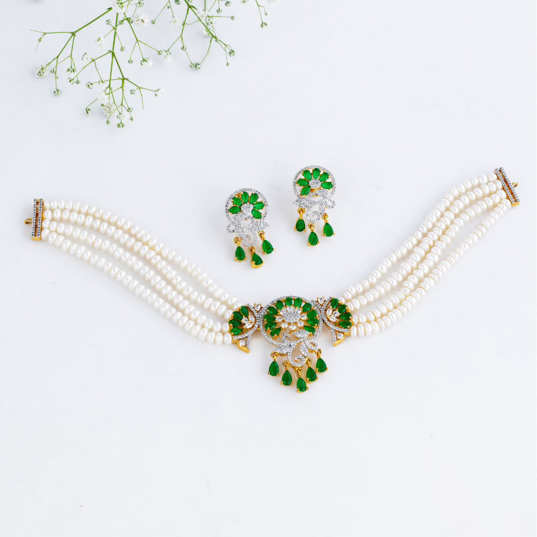 Emerald Grandeur Four-Line Pearl Choker Set