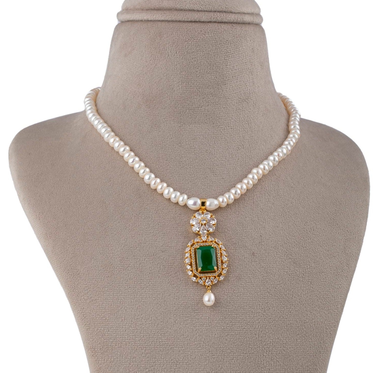 Elegant Green and Pearl Combination Set