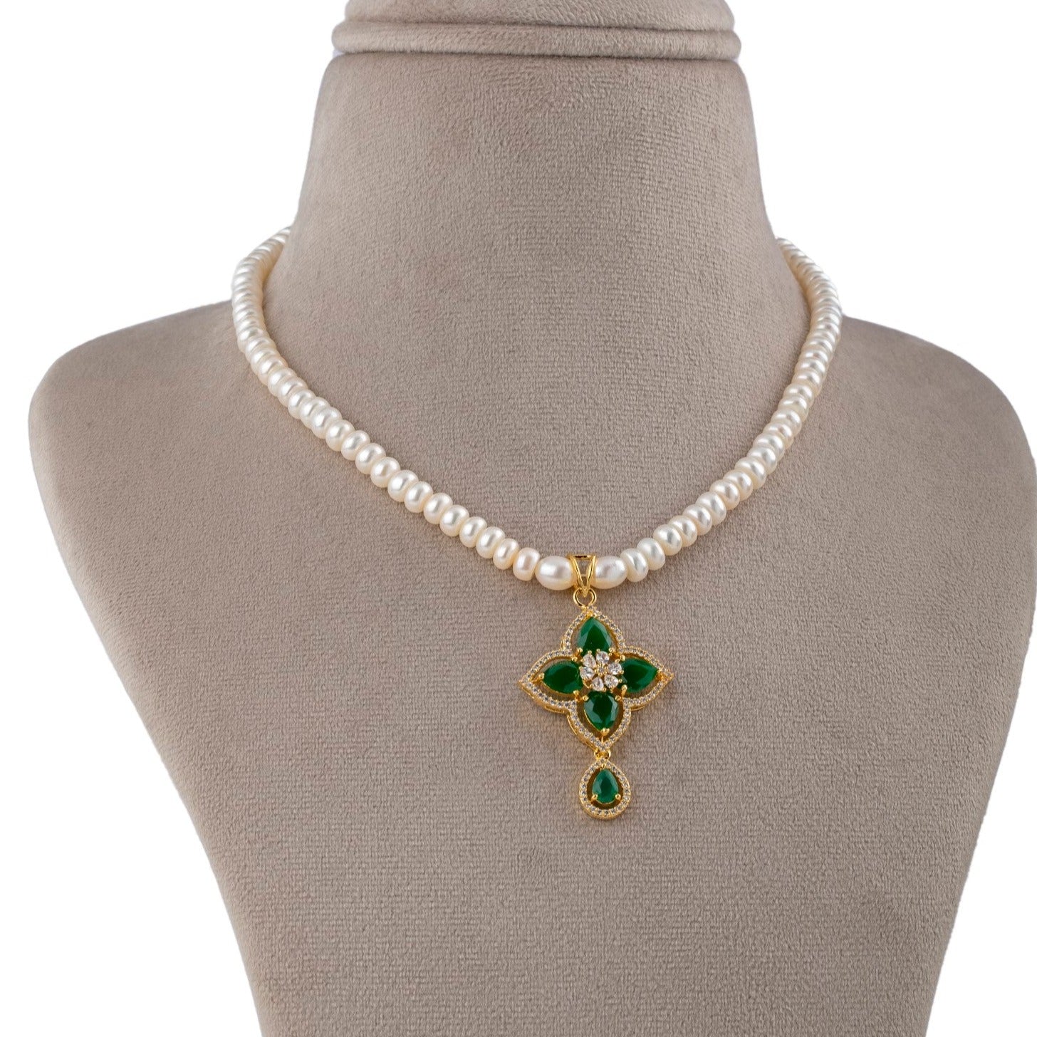 Emerald alike Symphony Pearl Necklace Set