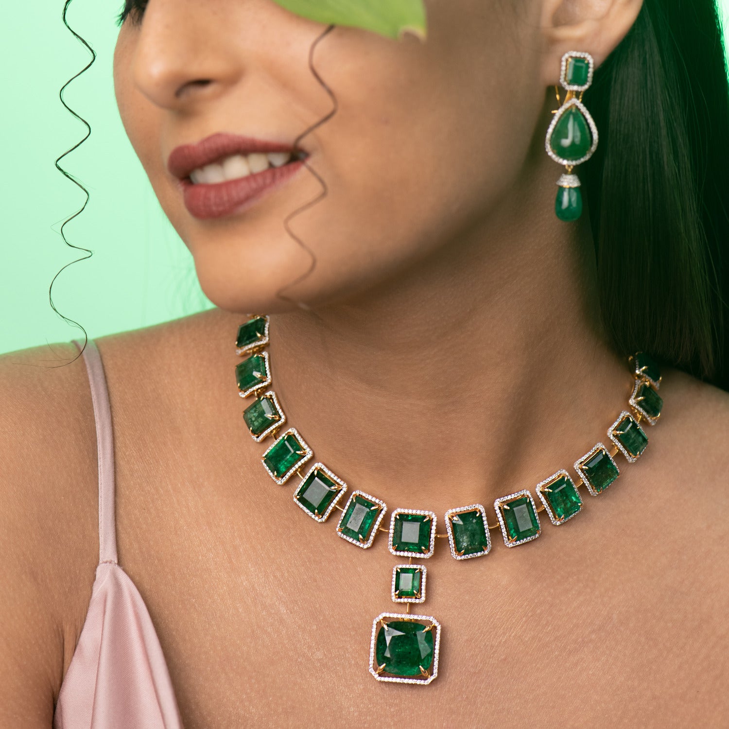 Emerald and diamond jewelry