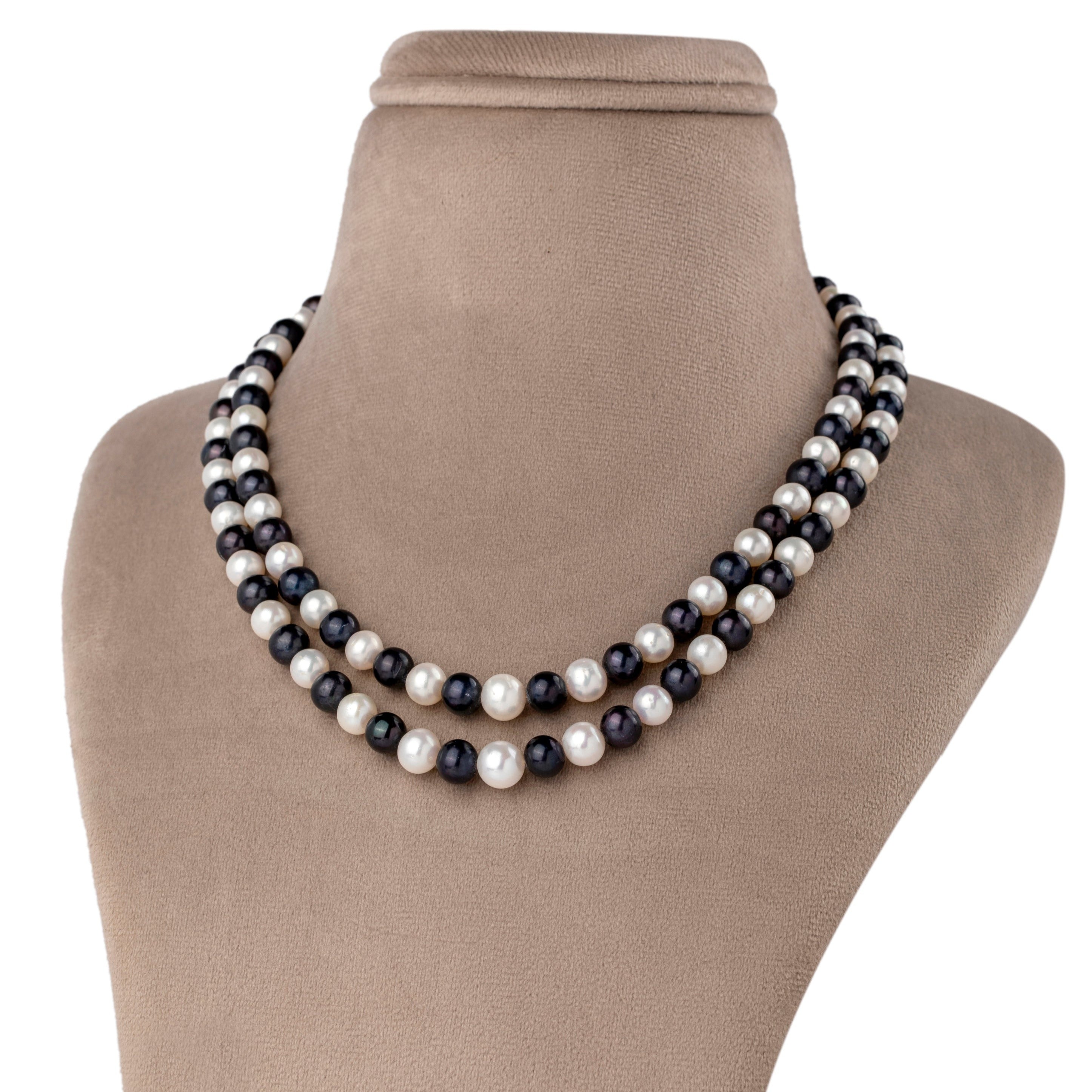 Contrasting Chic Pearl Necklace