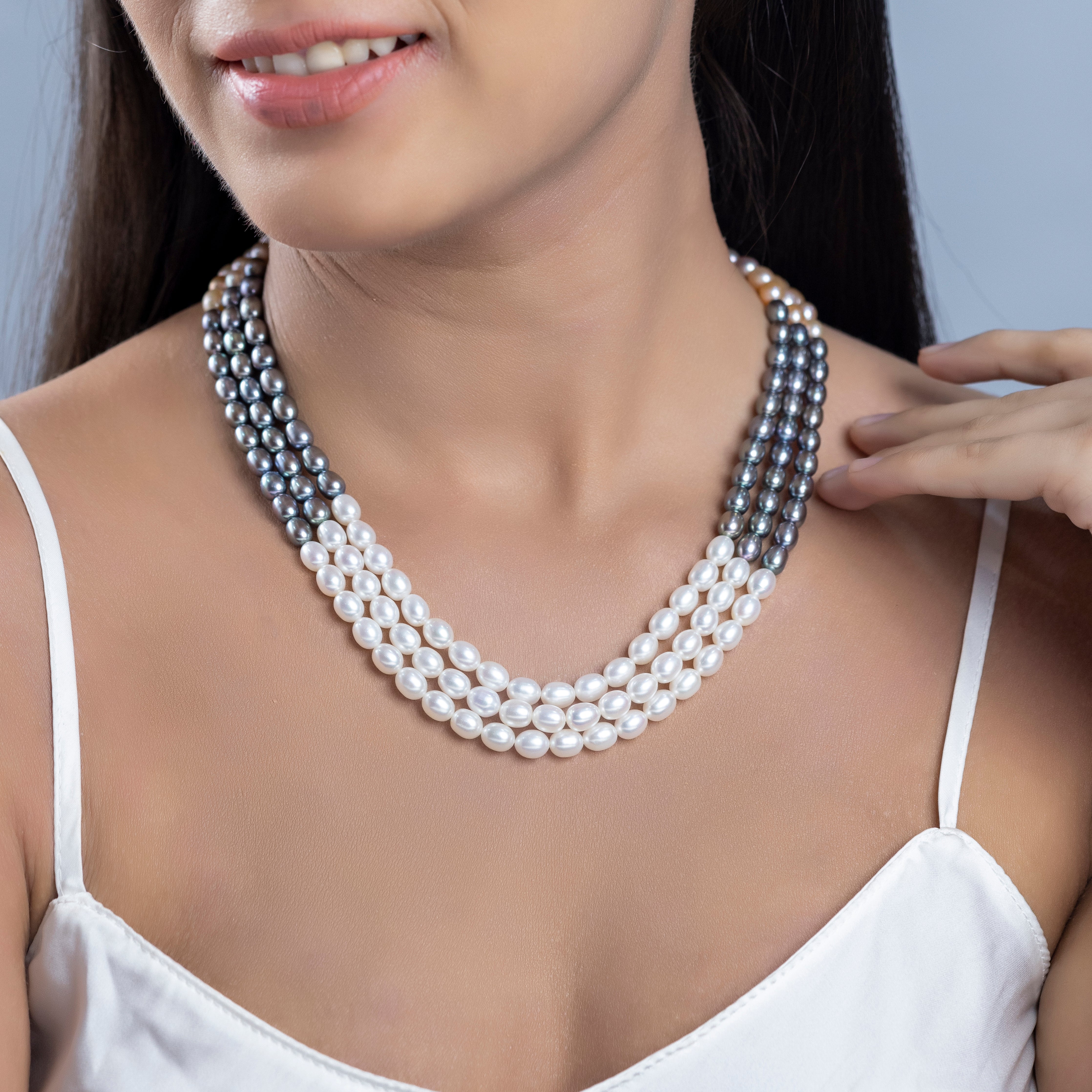Monochrome Chic Oval 3-Line Freshwater Pearl Necklace