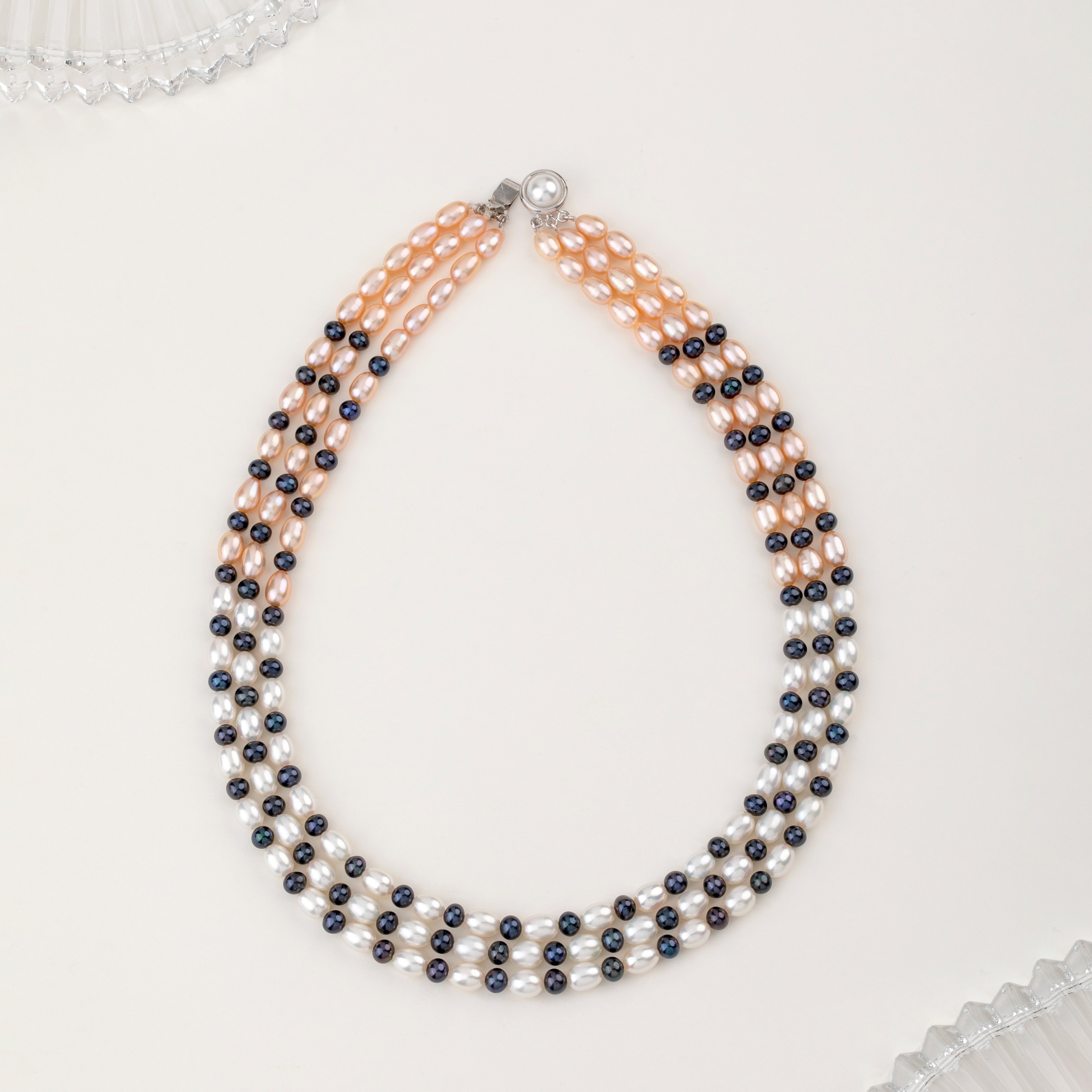 Oval-Button Freshwater Necklace