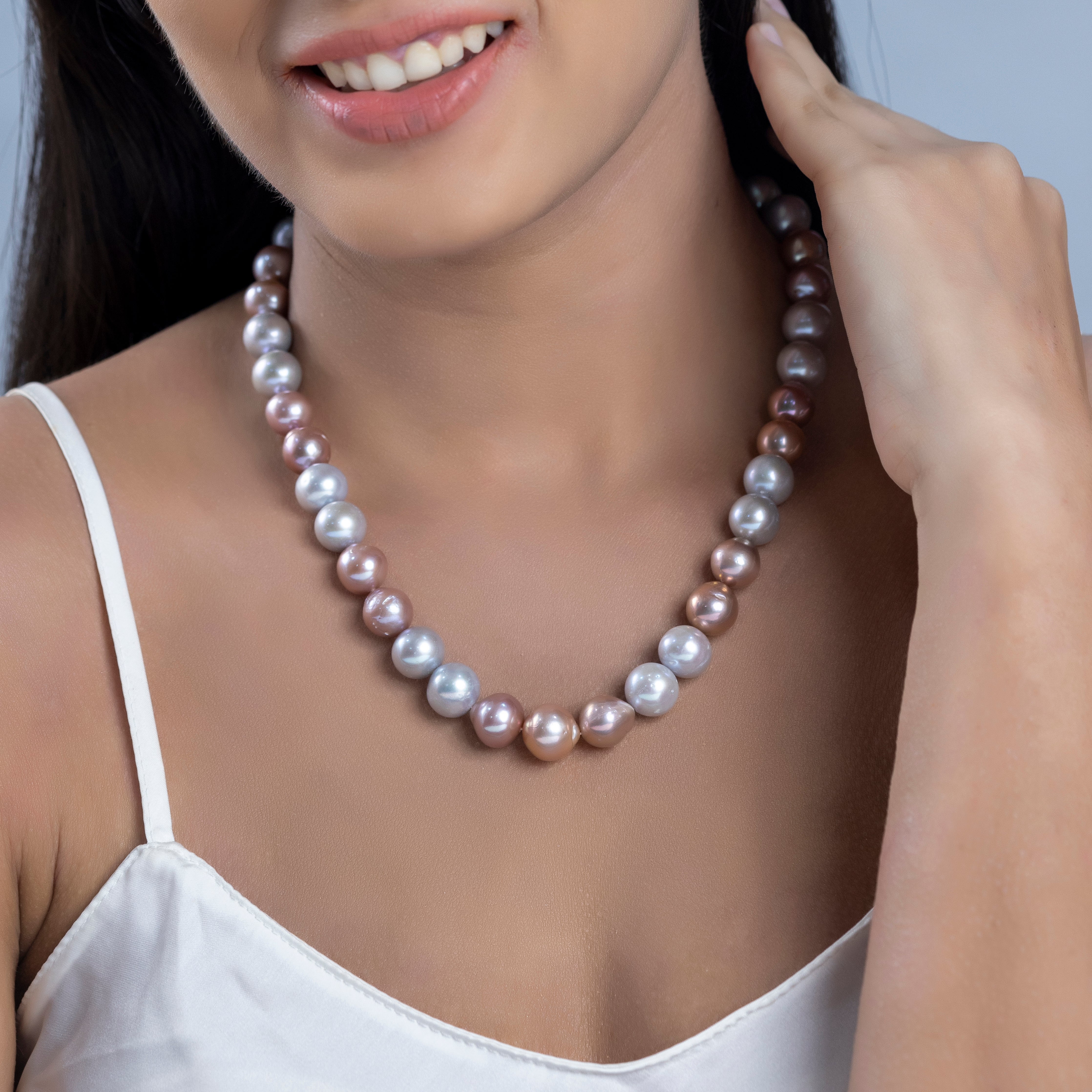 Dusk Blush Baroque Single-Line Freshwater Necklace
