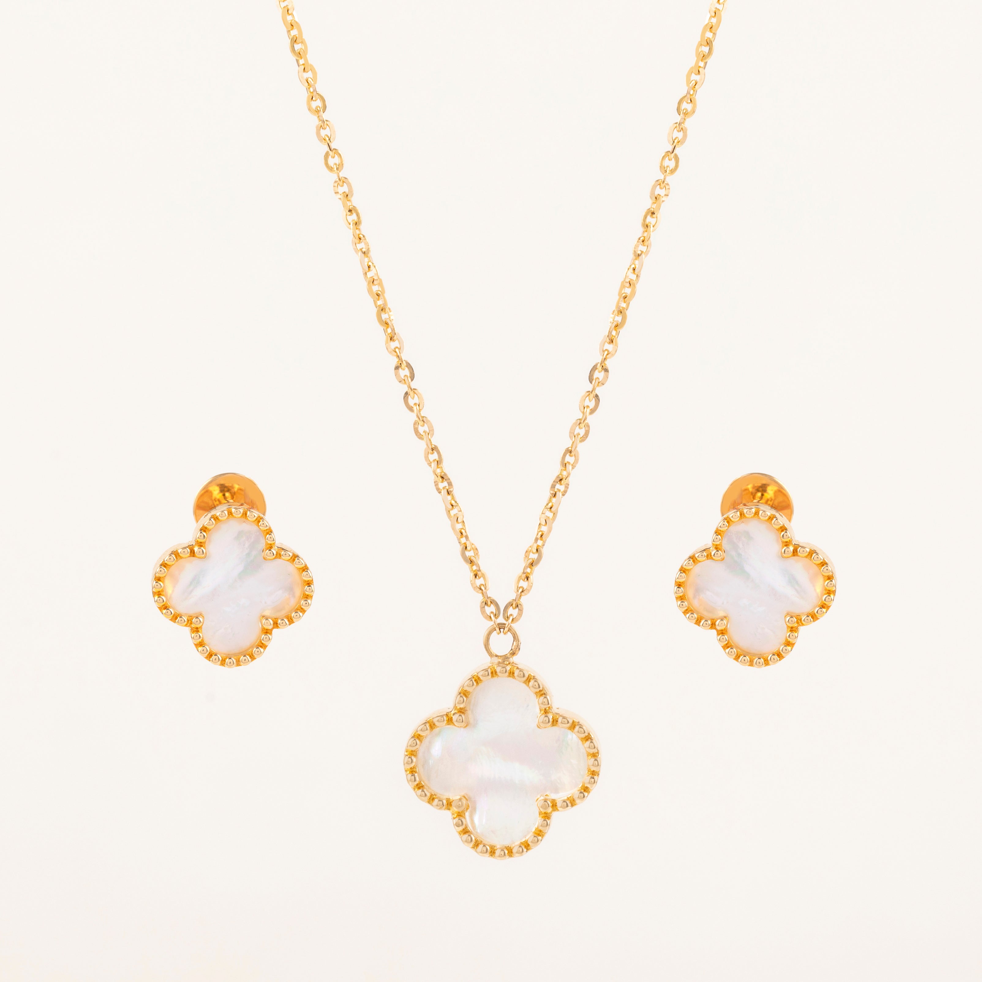 Pearly Bud Yellow Gold Studs