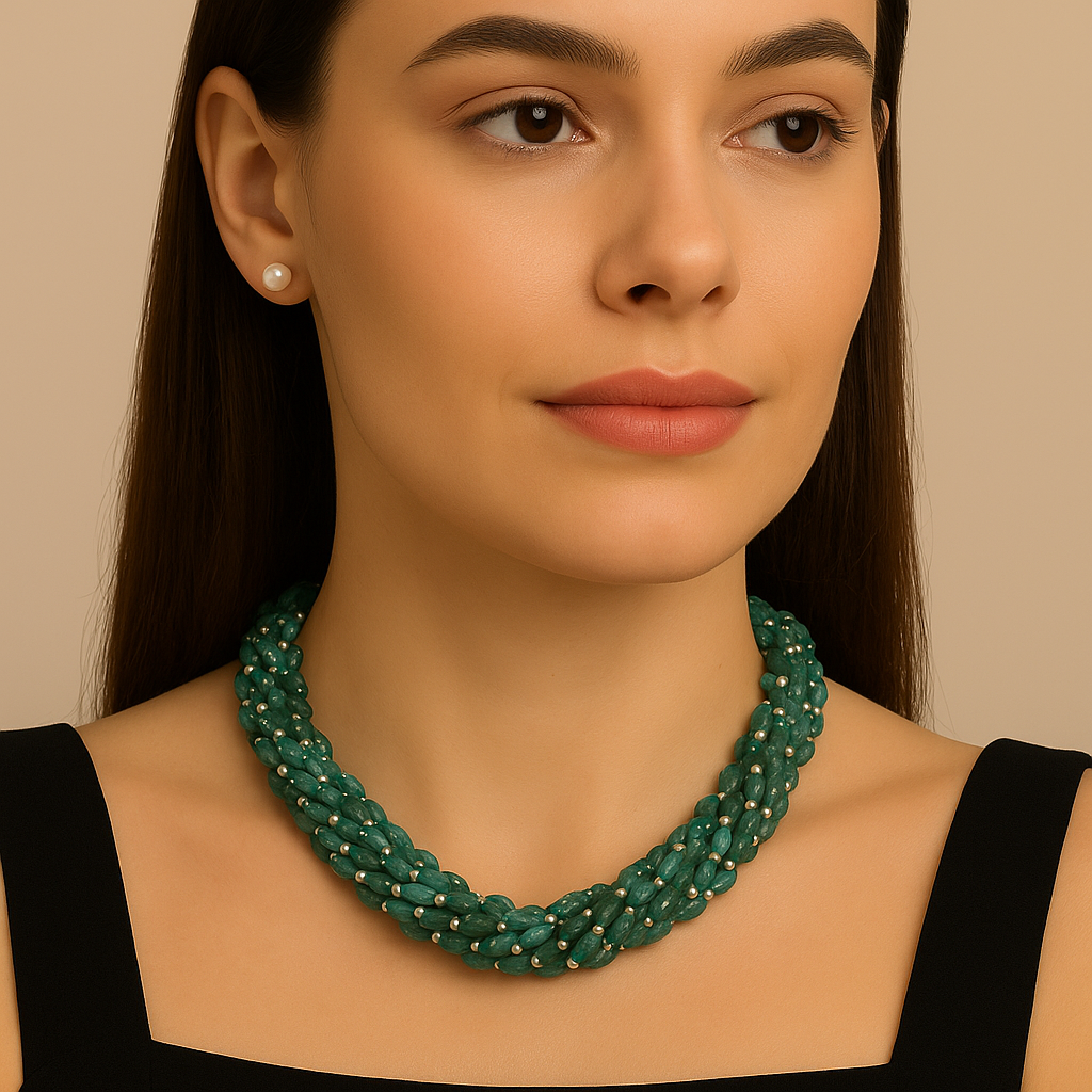 Green Enchantment: Twisted Emerald and Pearl Necklace