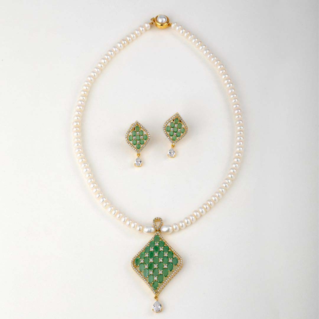 Green Dreams with Pearl Delight Set