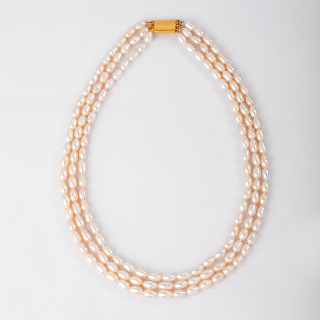 Luminous Oval Pearl Necklace