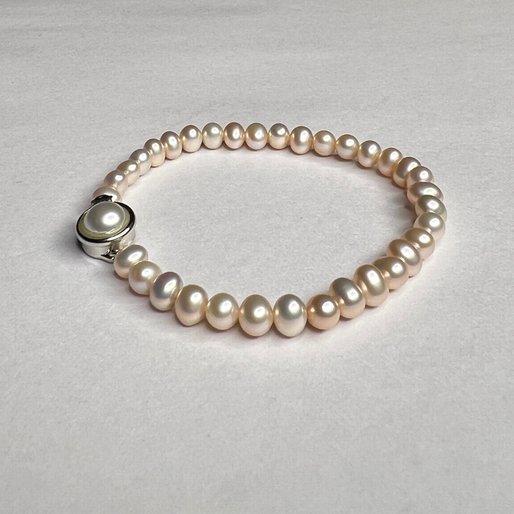 Onion pink pearl bracelet