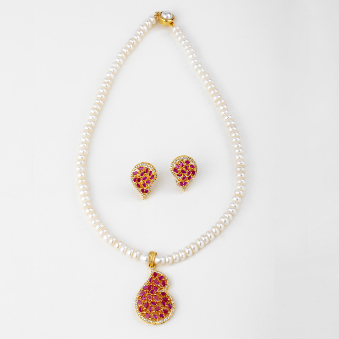 Royal Ruby colour and Pearl jewelry Set