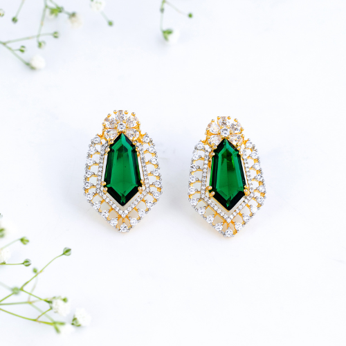 Emerald Accent Pearl Jewellery Set