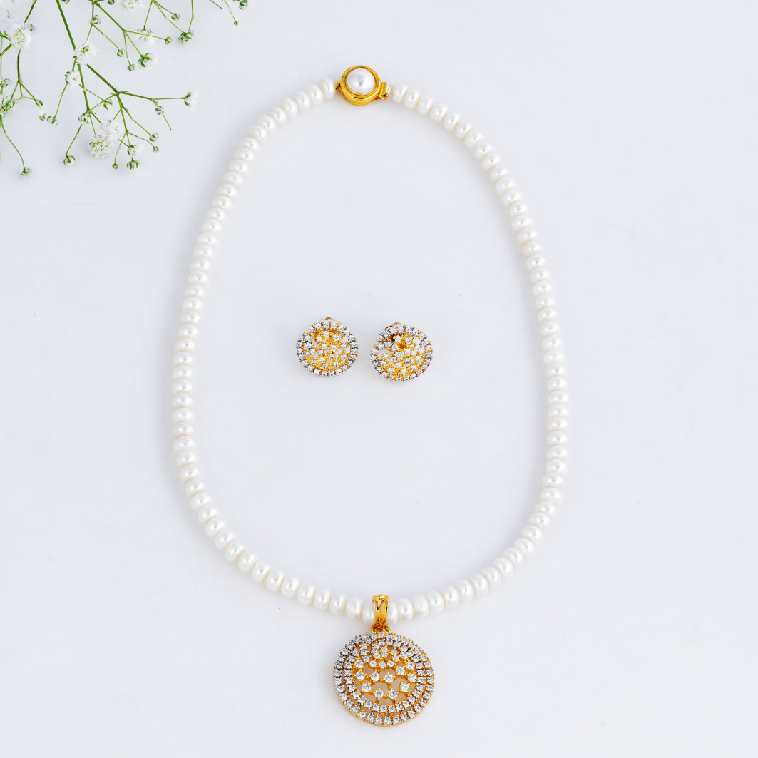 Gold Floral Pearl Pendant Necklace Set