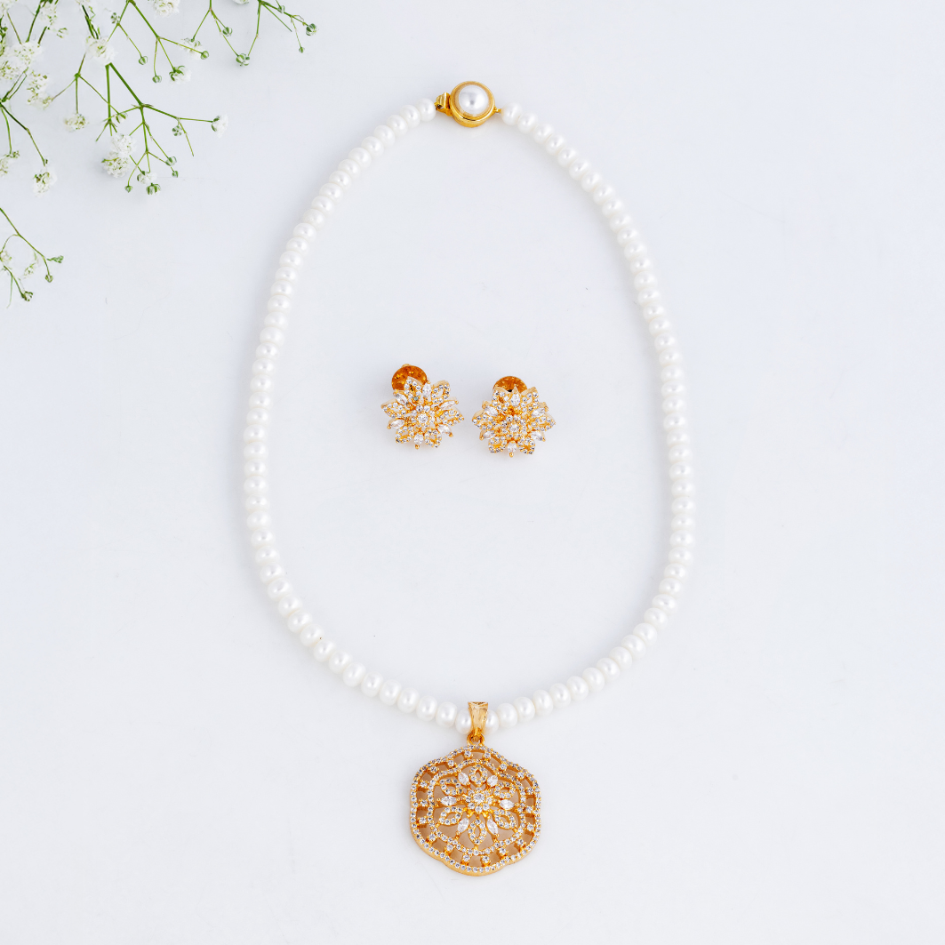 Blossom Glow Pearl Pendant Set