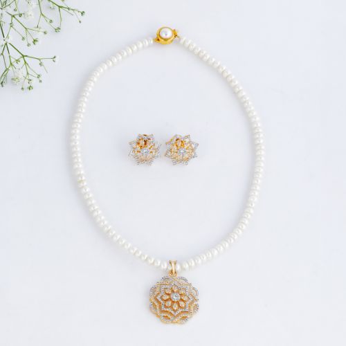 Floral Majesty Pearl Pendant Set