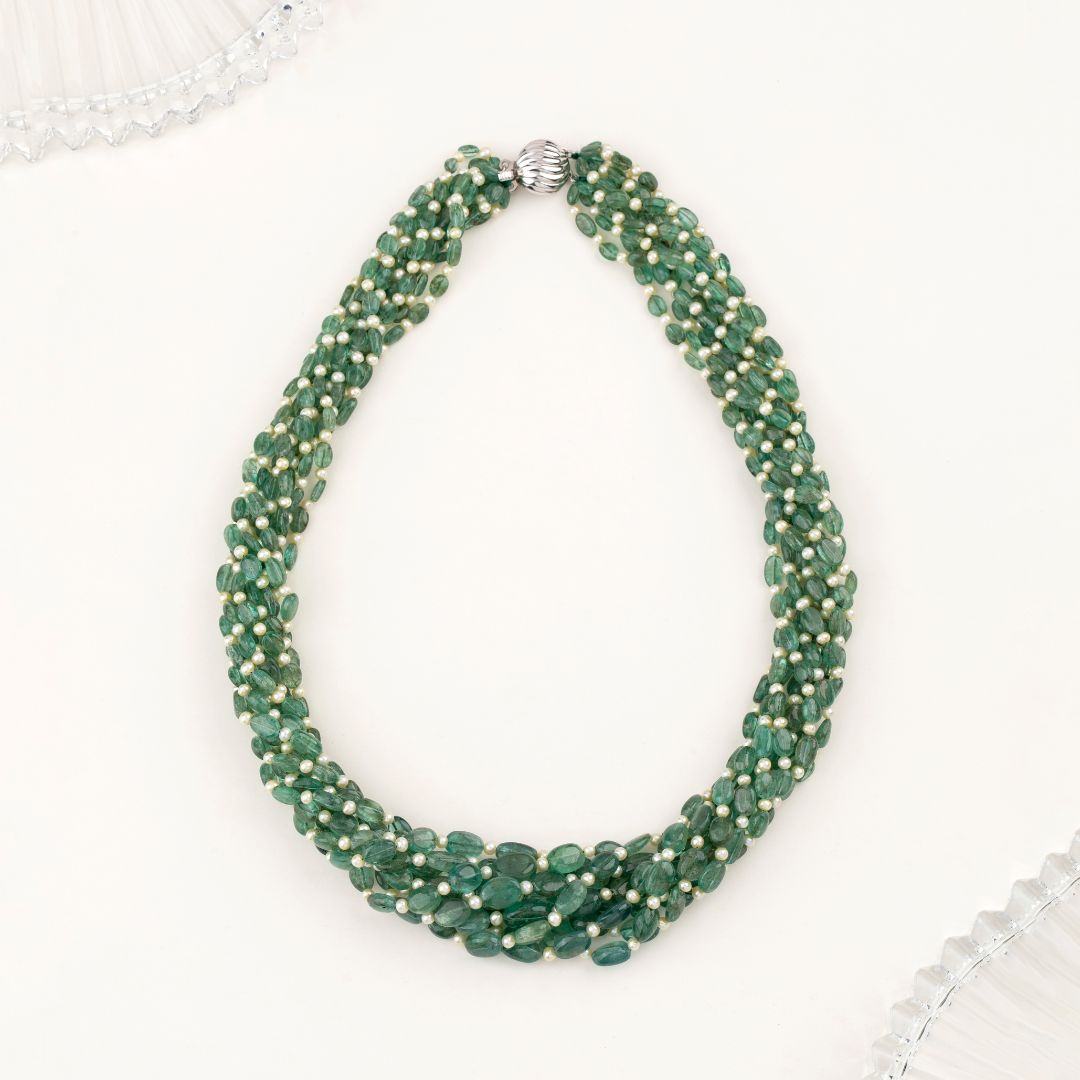 Green Enchantment: Twisted Emerald and Pearl Necklace