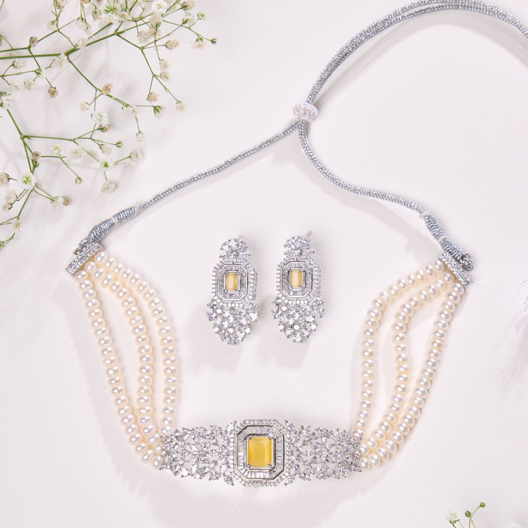 Golden Radiance Pearl Necklace Set